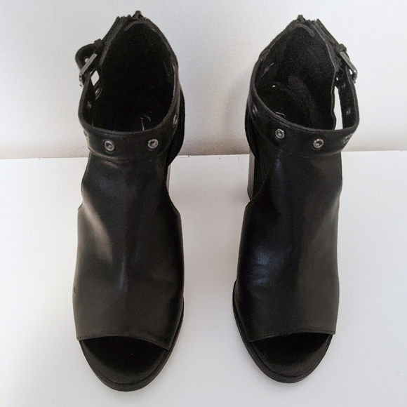 simply vera wang booties